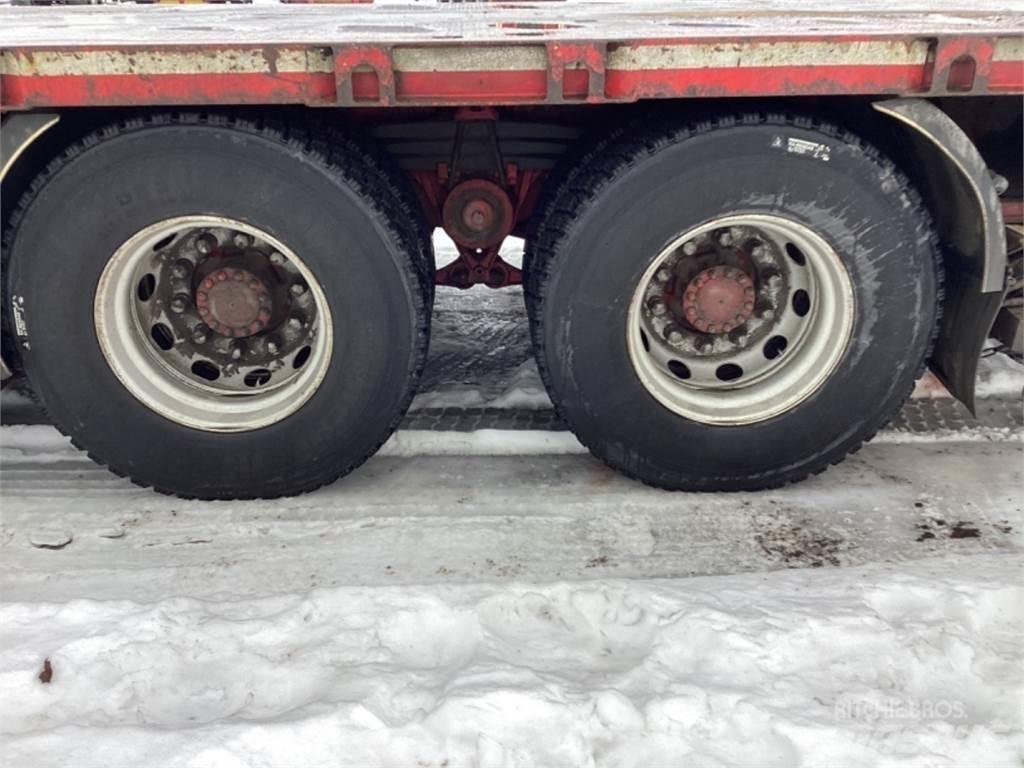 Volvo 8x4 Camion plateau ridelle avec grue