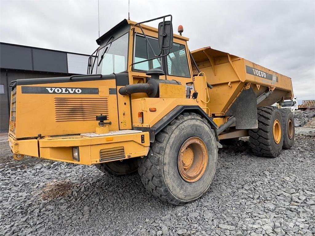 Volvo A 25 C Tombereau articulé