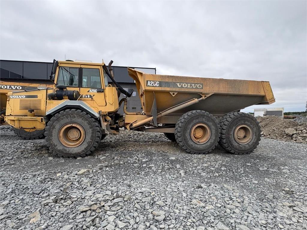 Volvo A 25 C Tombereau articulé