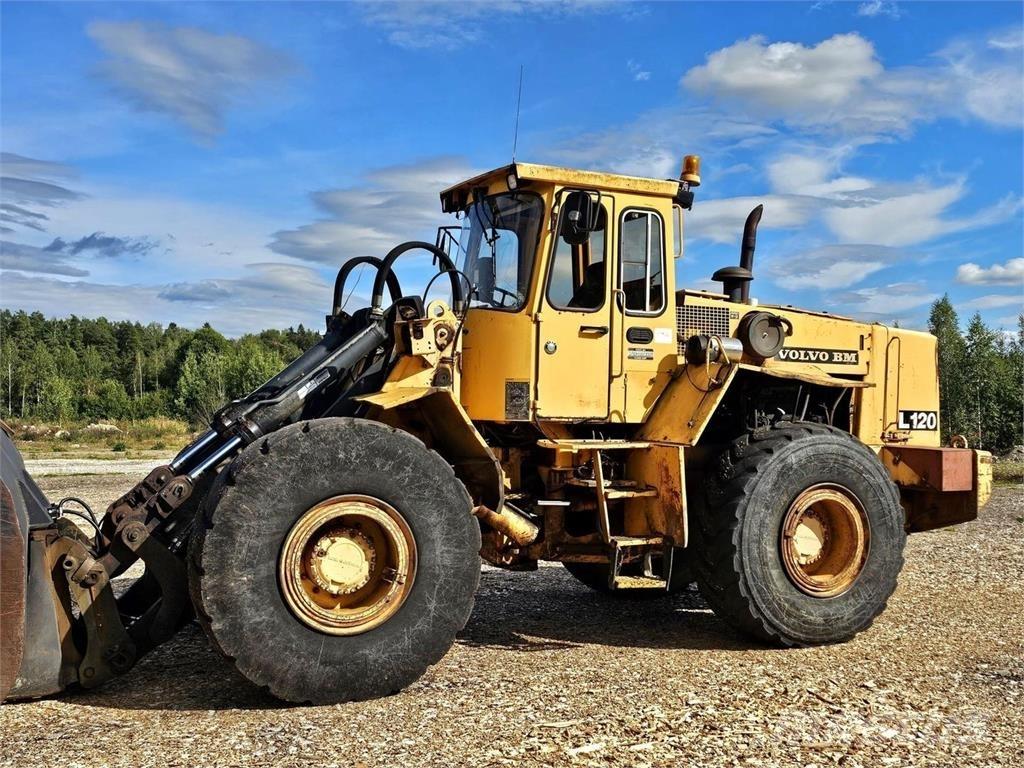 Volvo BM L120 Chargeuse sur pneus
