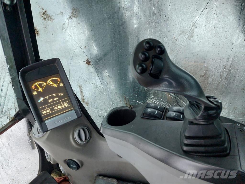 Volvo EC 210 CL Pelle sur chenilles