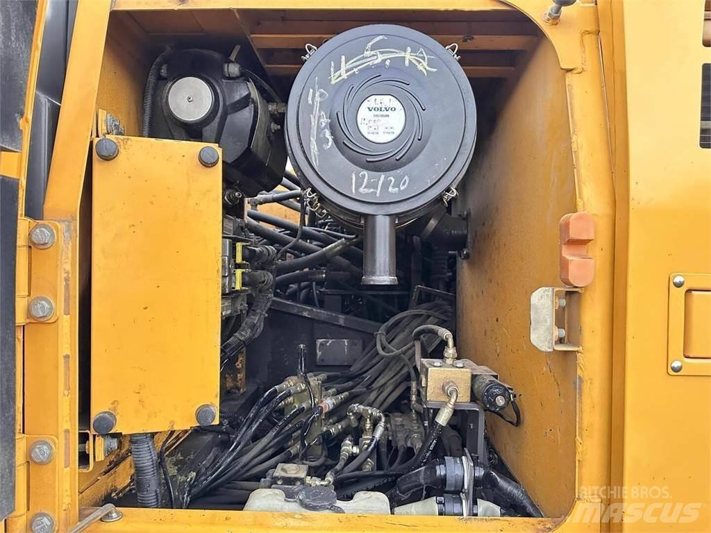 Volvo EC210CL Pelle sur chenilles