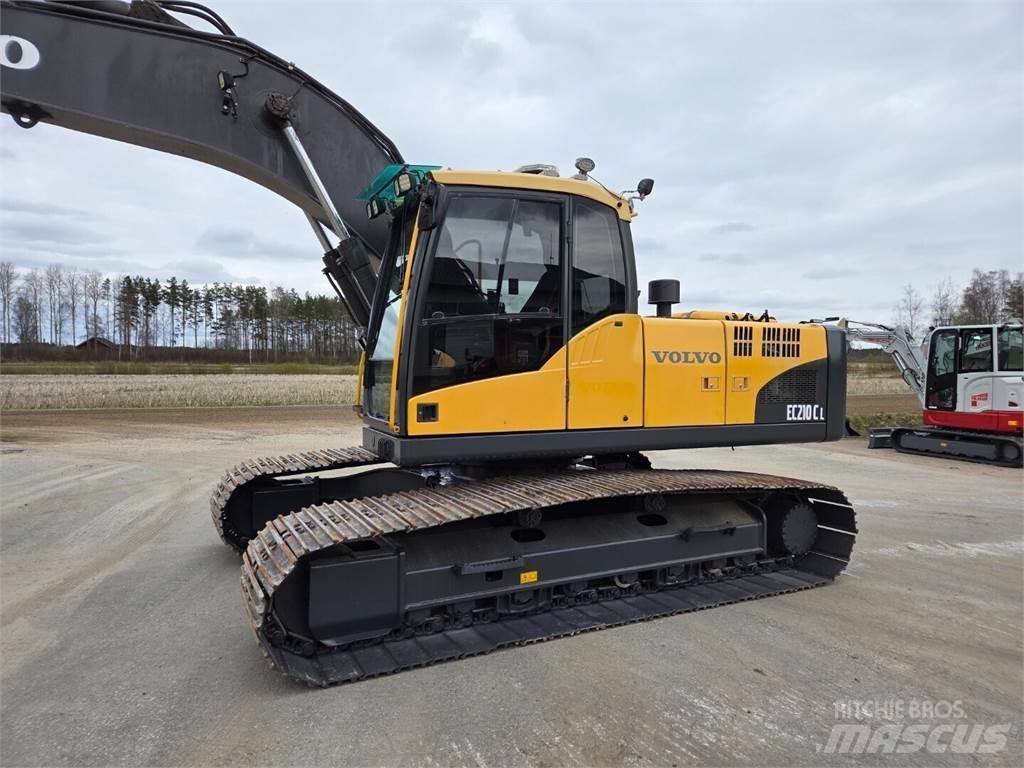 Volvo EC210CL Pelle sur chenilles