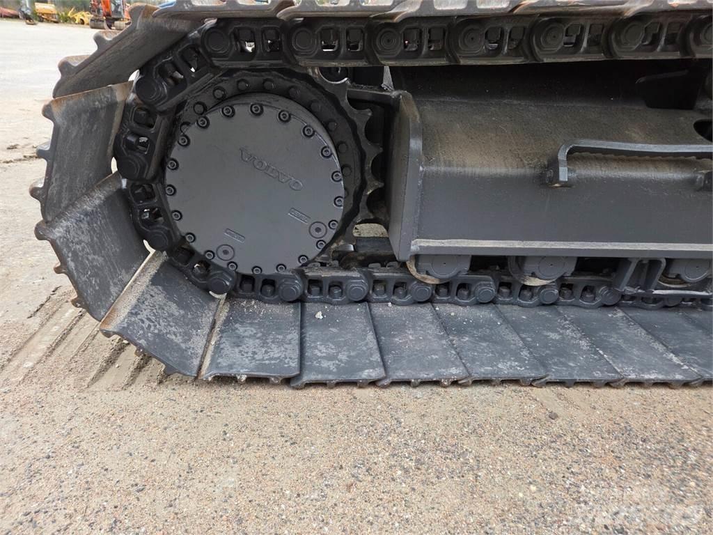 Volvo EC210CL Pelle sur chenilles