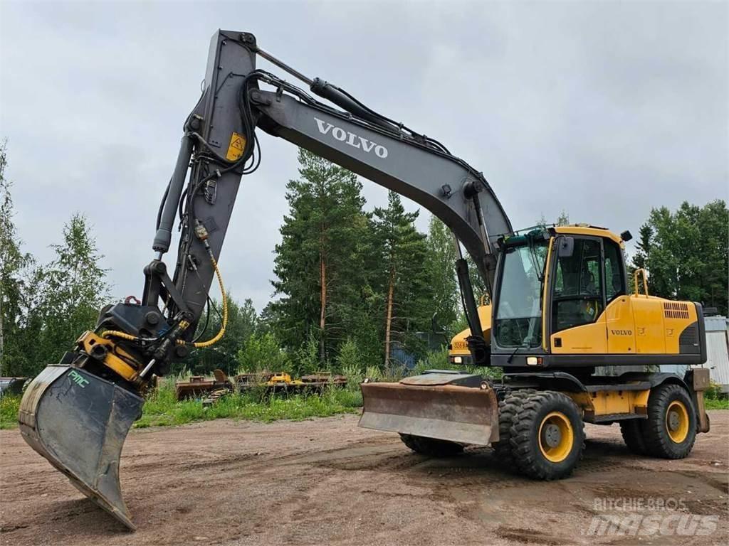 Volvo EW 180 C Pelle sur pneus