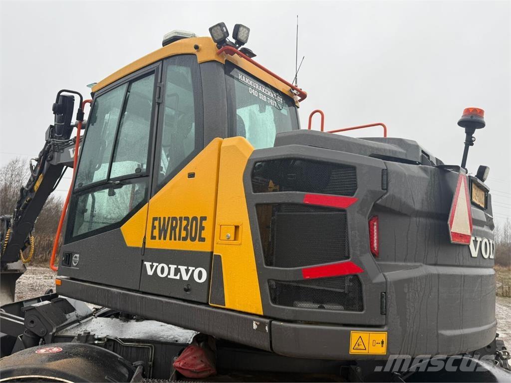 Volvo EWR 130 E Pelle sur pneus
