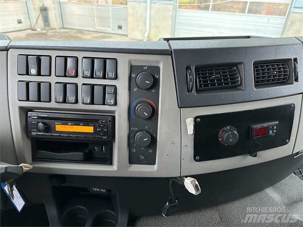 Volvo FE320 4x2 Camion Fourgon