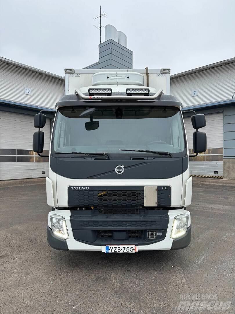 Volvo FE320 4x2 Camion Fourgon