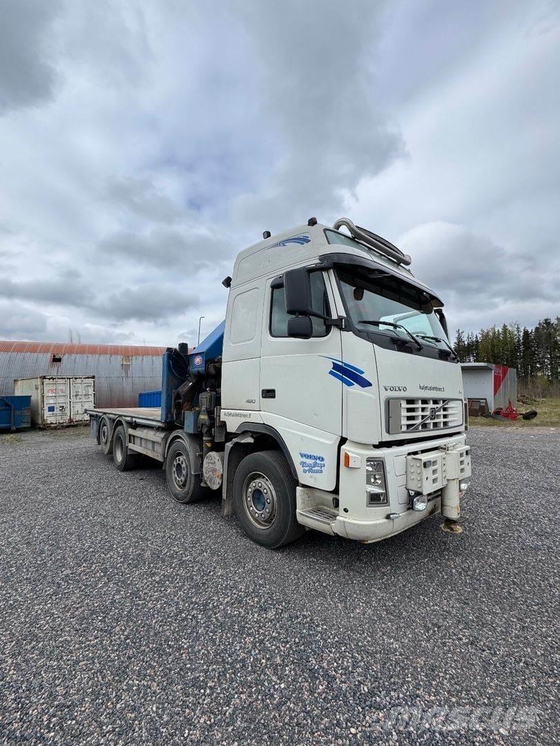 Volvo FH13 Camion plateau ridelle avec grue