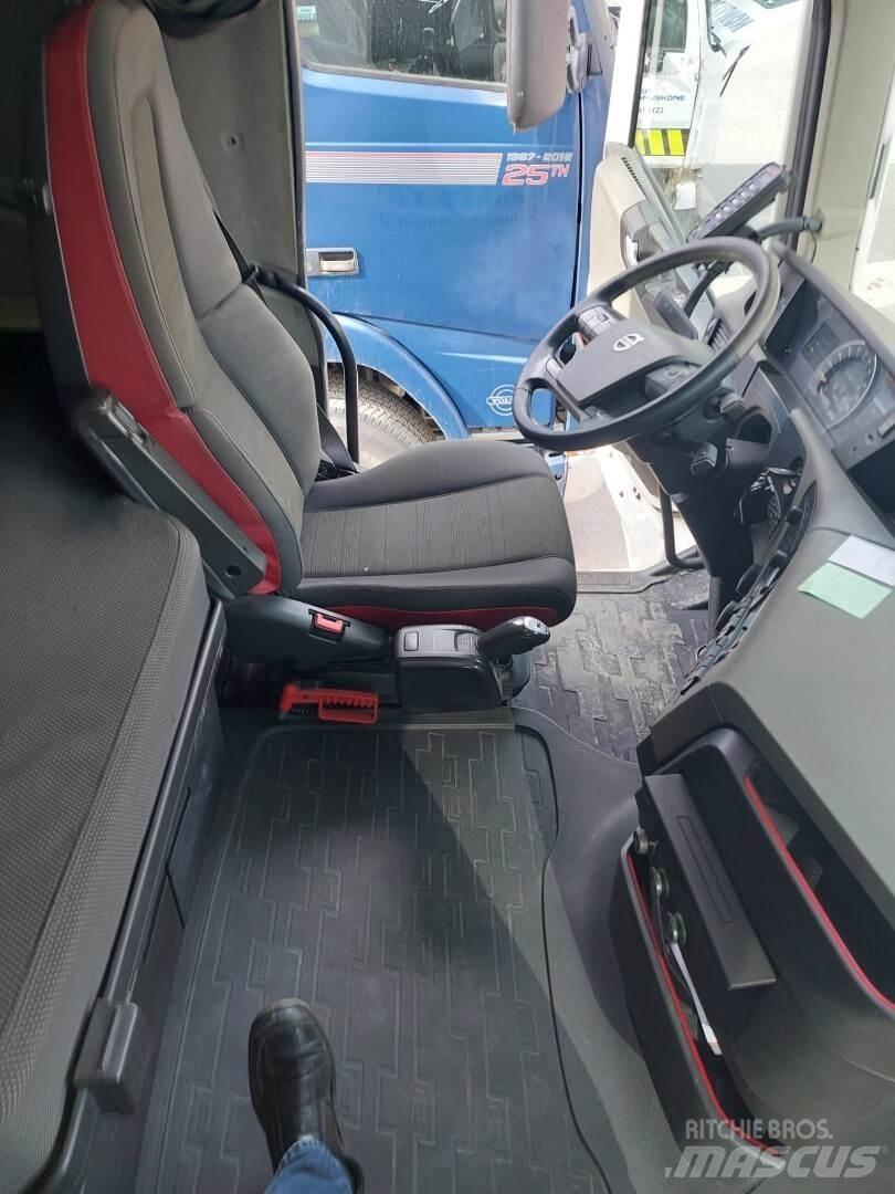 Volvo FH500 8x4 Camion ampliroll