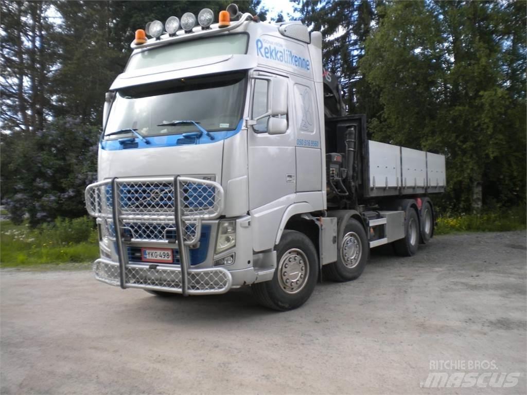 Volvo FH520 Camion plateau ridelle avec grue