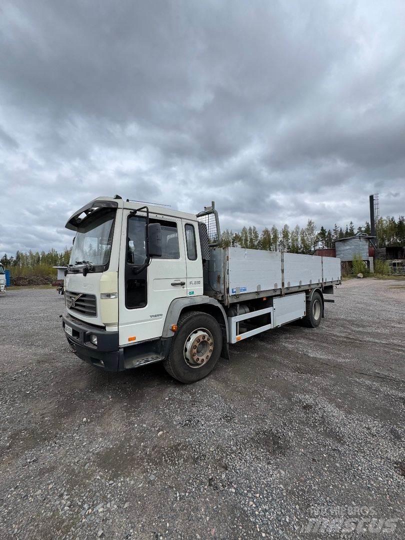 Volvo FL6 Camion plateau