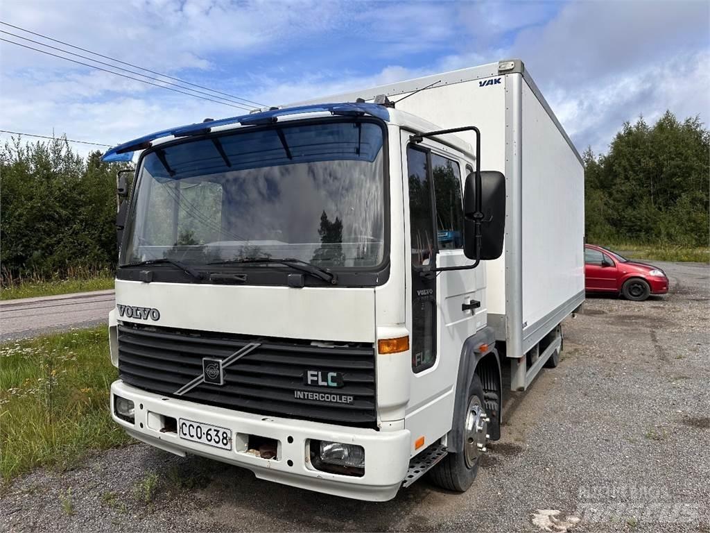 Volvo FLC Camion Fourgon