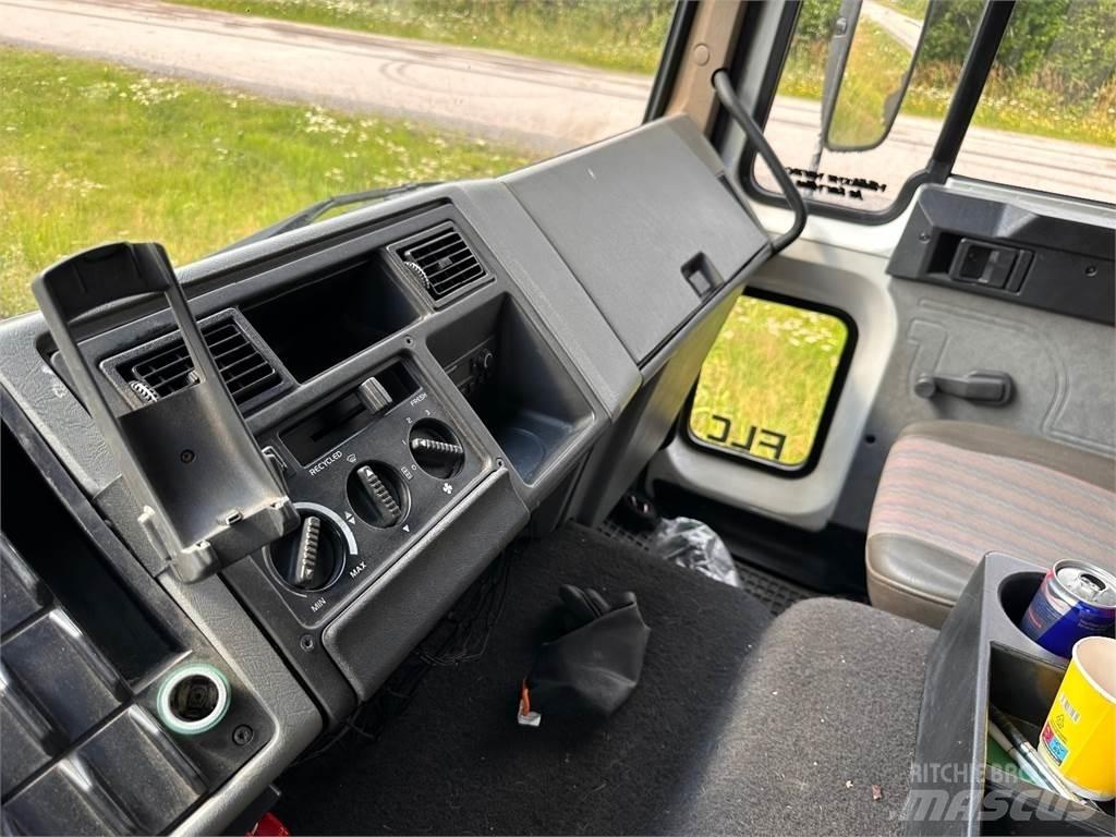 Volvo FLC Camion Fourgon