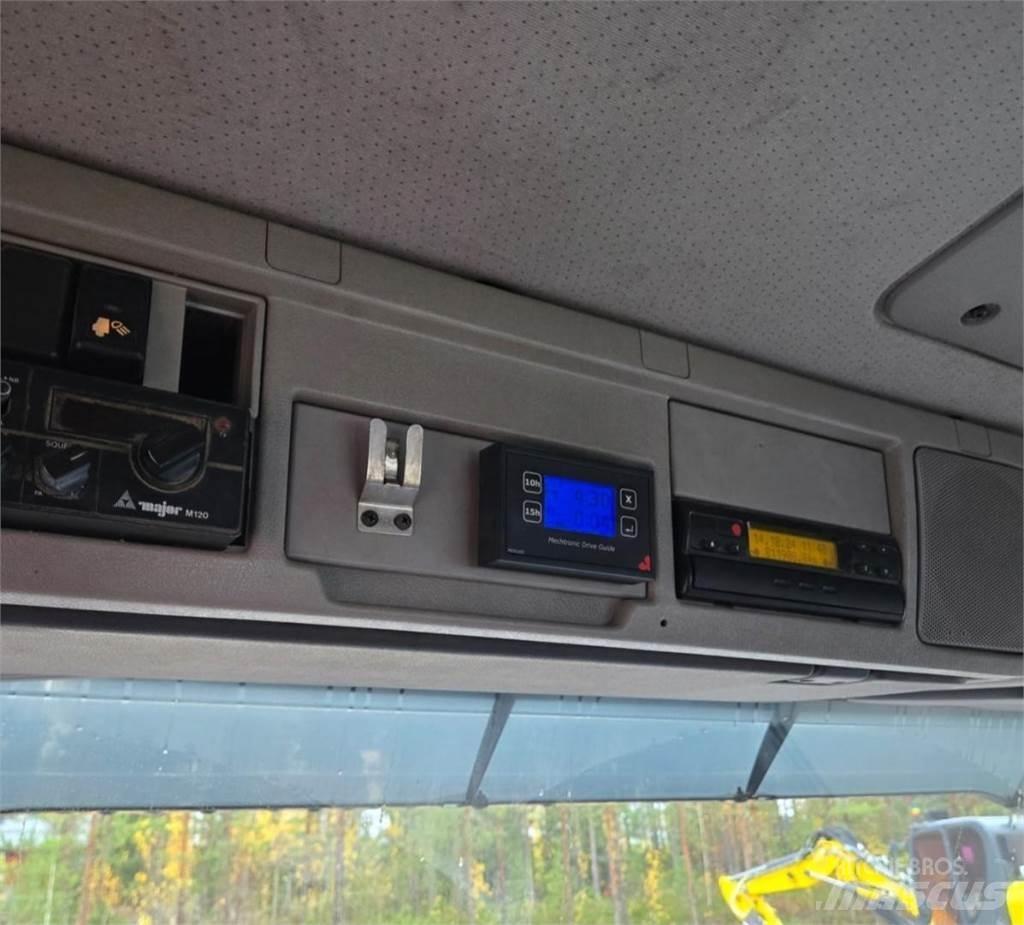 Volvo FM12 8X4 Camion ampliroll