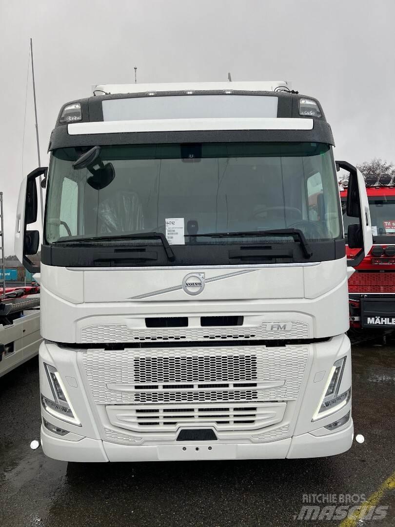 Volvo FM330 4x2 Camion Fourgon