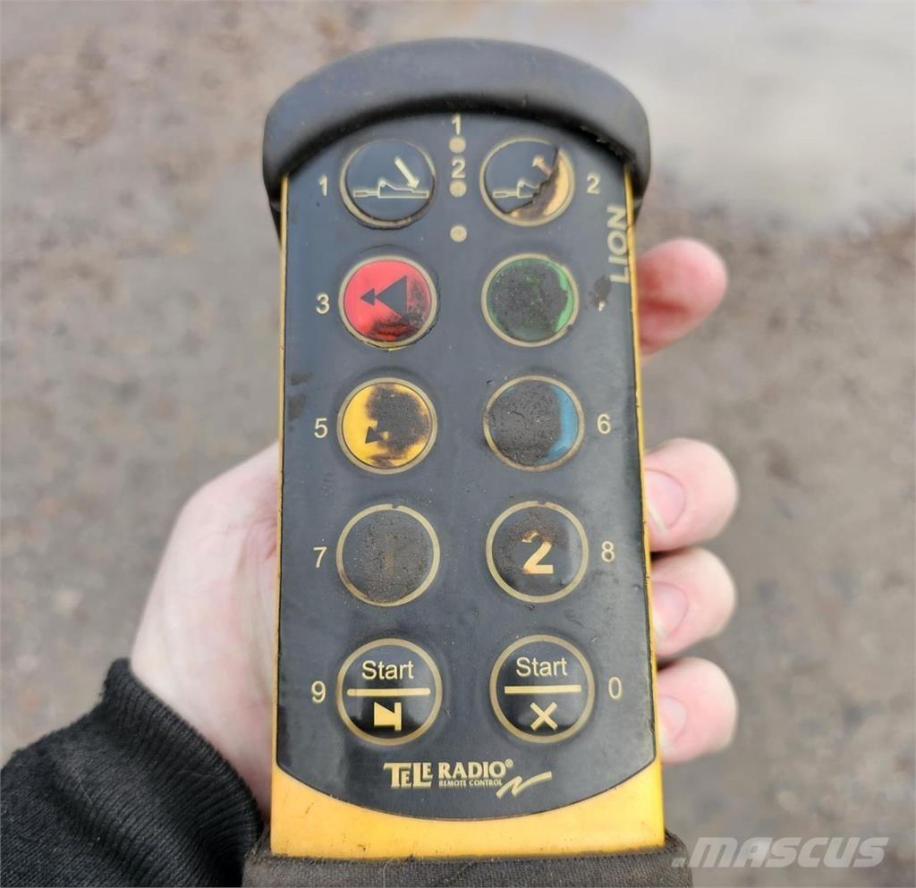 Volvo FM7 4X2 Camion porte engin