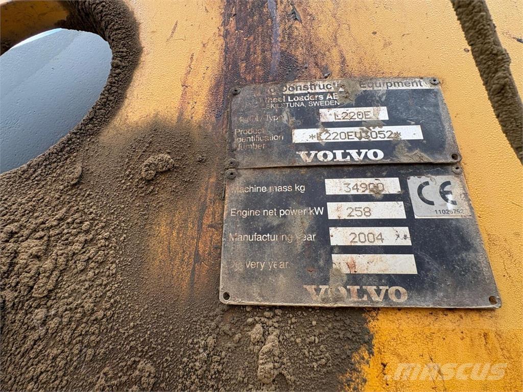 Volvo L 220 E Chargeuse sur pneus