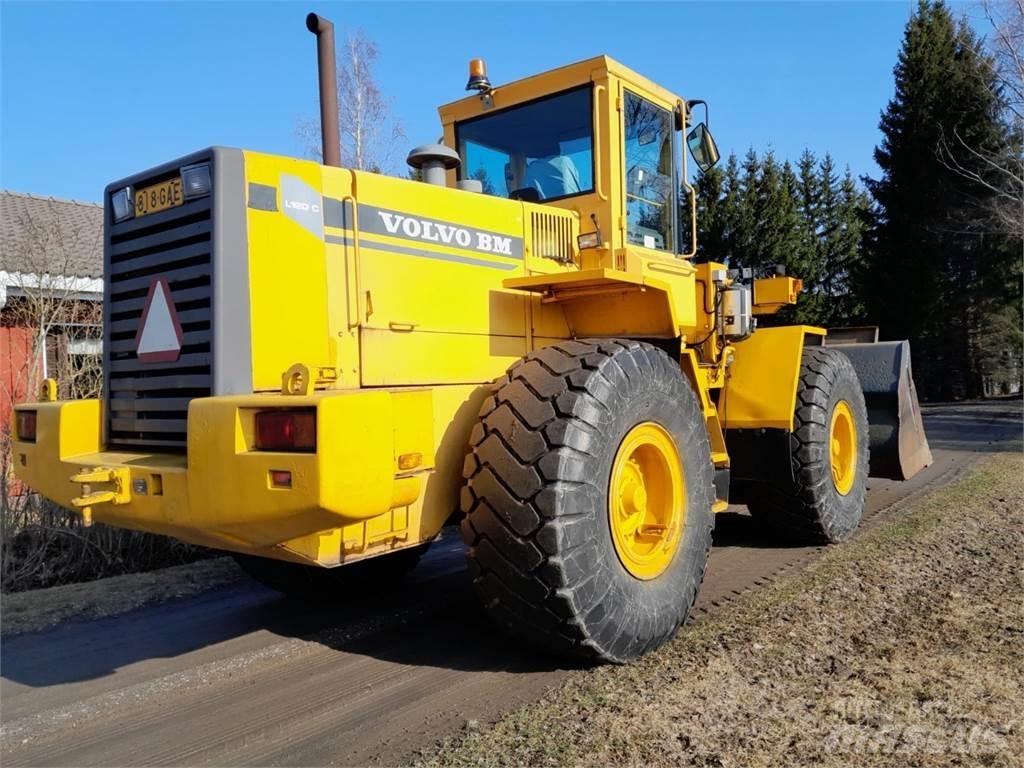 Volvo L120C Chargeuse sur pneus