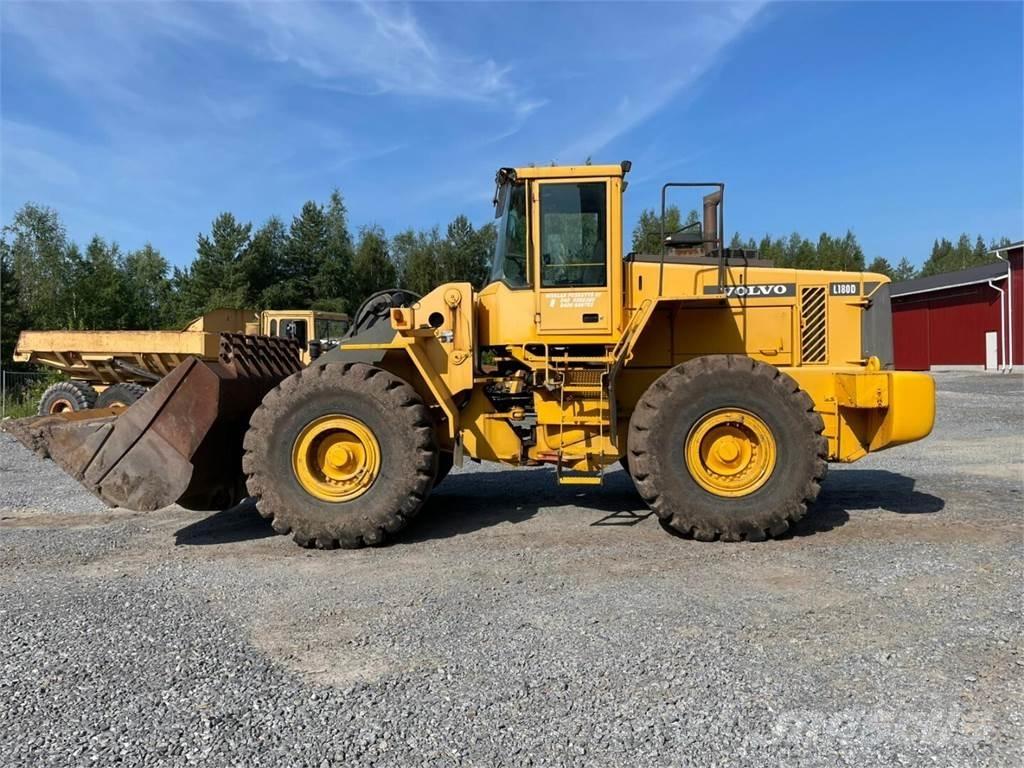 Volvo L180D Chargeuse sur pneus