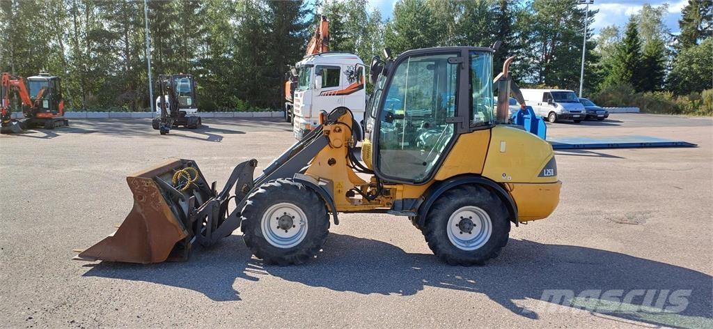 Volvo L25B-P Chargeuse sur pneus