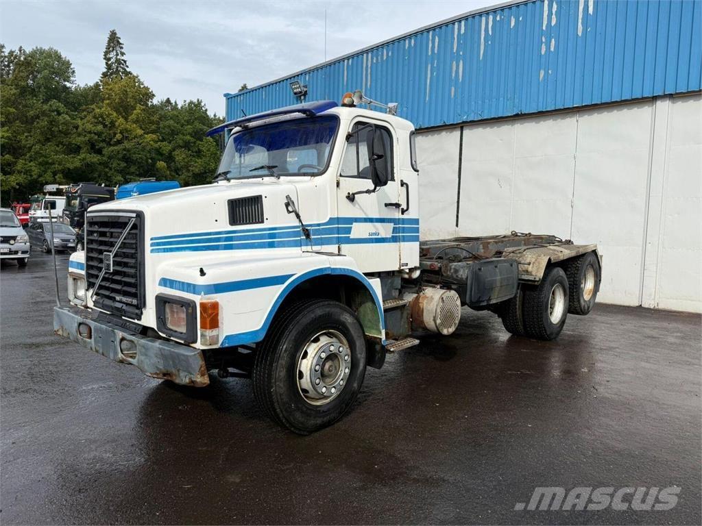 Volvo N10 6x2 Camion ampliroll