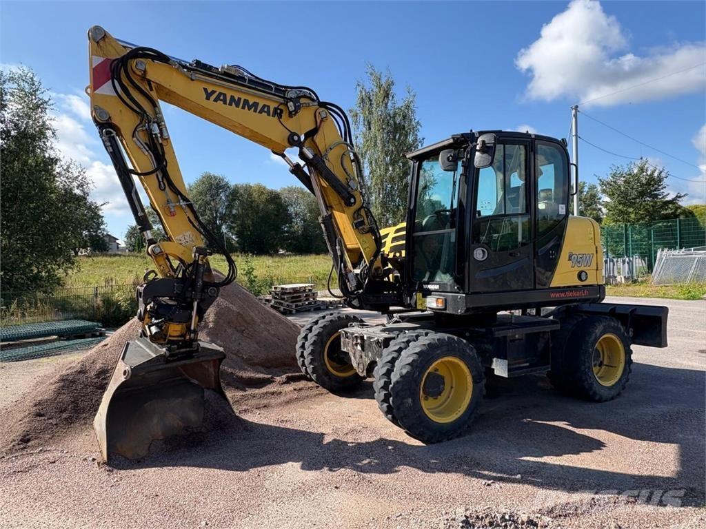 Yanmar B 95 W Pelle sur pneus