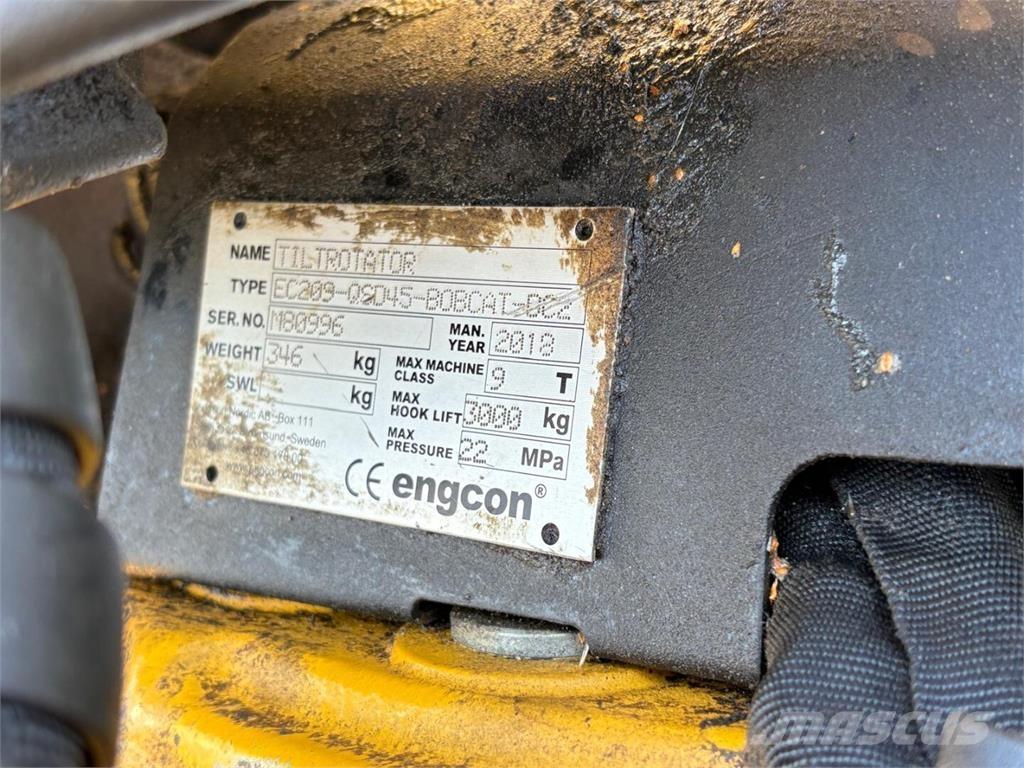 Yanmar B 95 W Pelle sur pneus