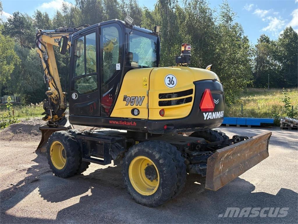 Yanmar B 95 W Pelle sur pneus