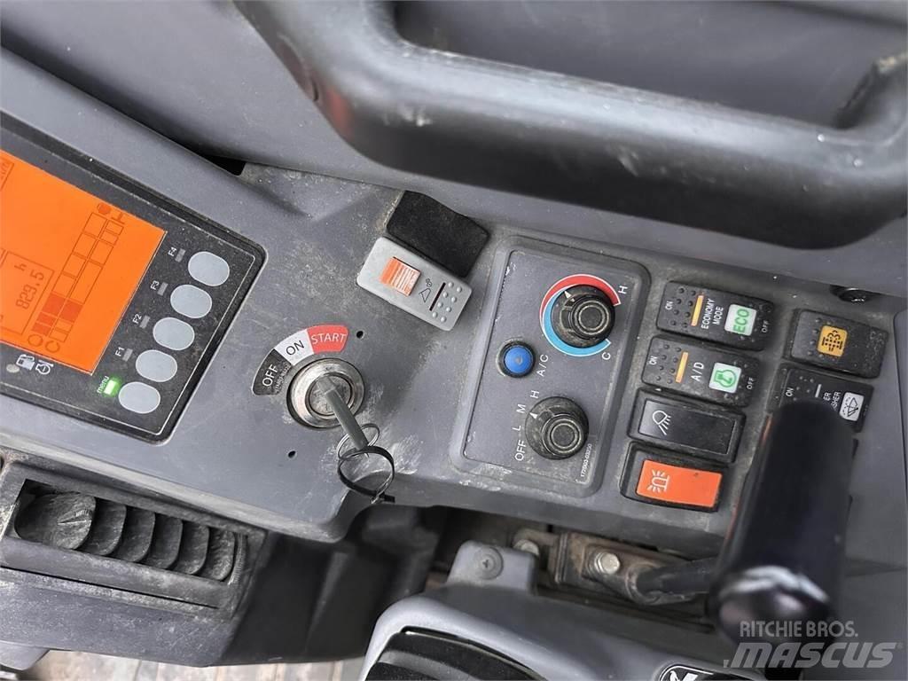 Yanmar SV100 Pelle sur chenilles