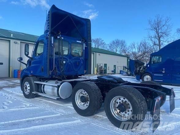 Freightliner CASCADIA 116 Tracteur routier