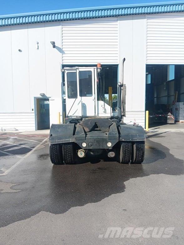 Kalmar OTTAWA 4X2 OFF-ROAD Tracteur de manœuvre