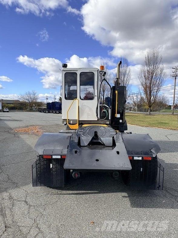 Kalmar OTTAWA 4X2 OFF-ROAD Tracteur de manœuvre