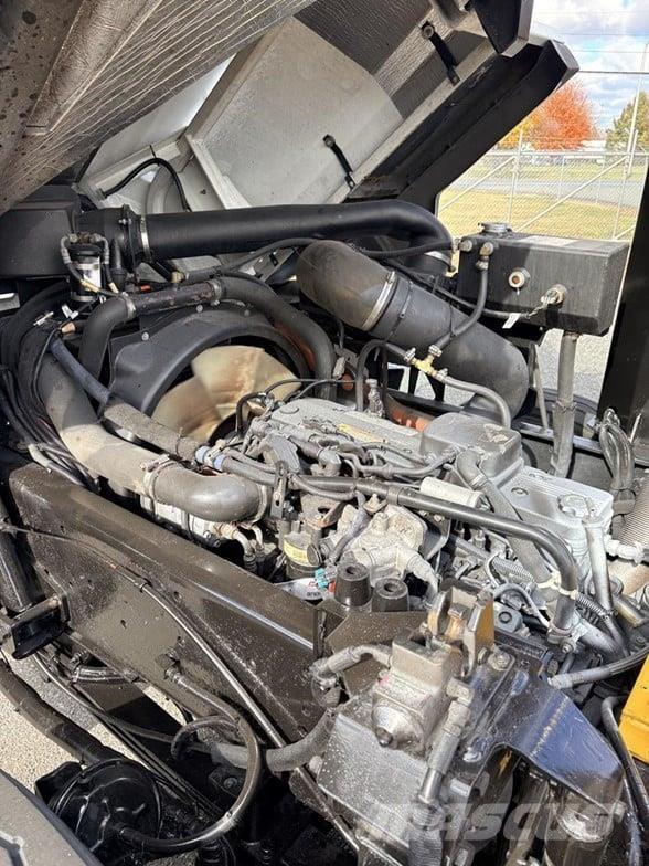 Kalmar OTTAWA 4X2 OFF-ROAD Tracteur de manœuvre