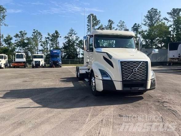 Volvo VNL64T300 Tracteur routier