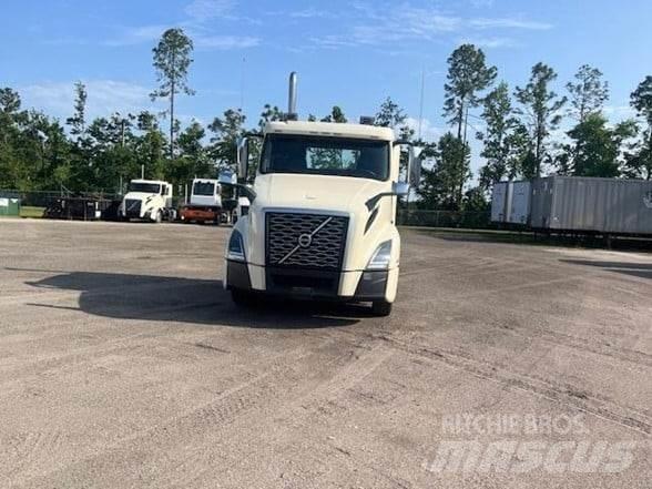 Volvo VNL64T300 Tracteur routier