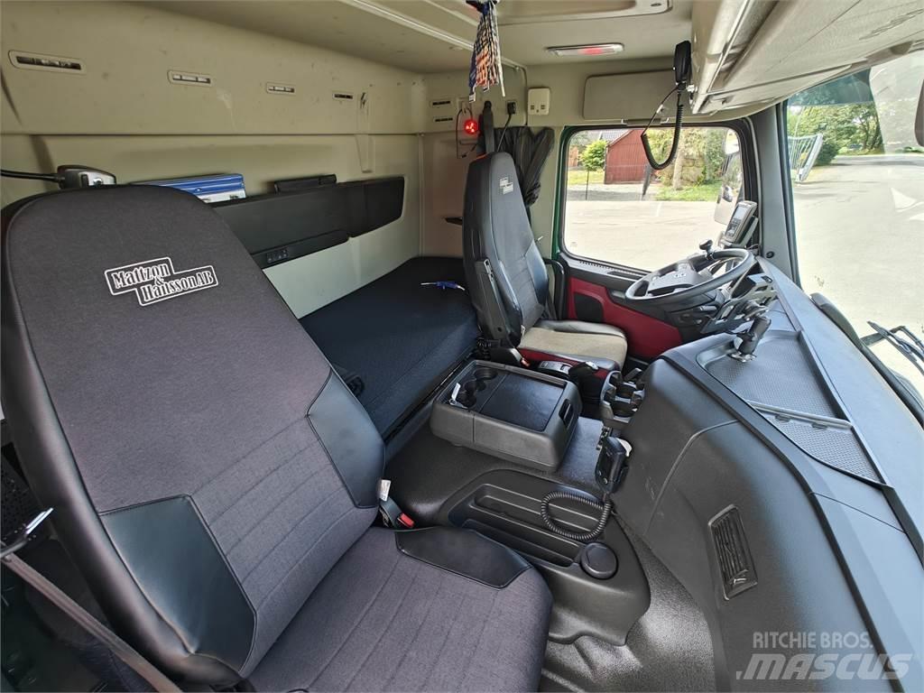 Volvo FMX460 Camion plateau ridelle avec grue