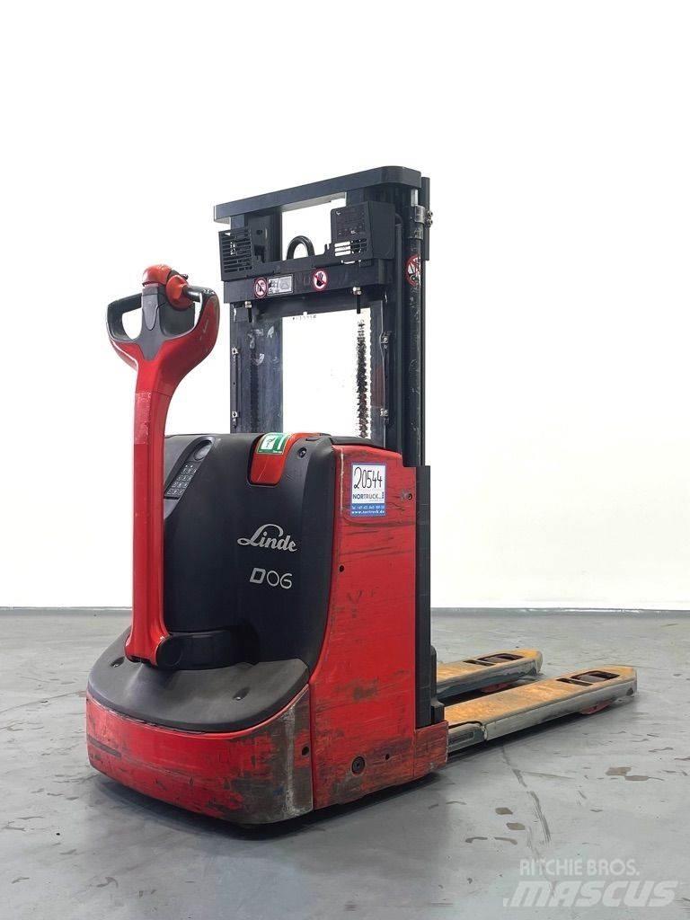 Linde D06-1160 Gerbeur accompagnant