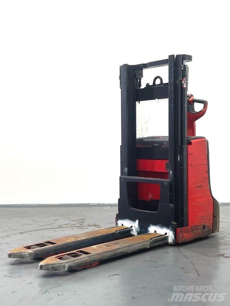Linde D06-1160 Gerbeur accompagnant