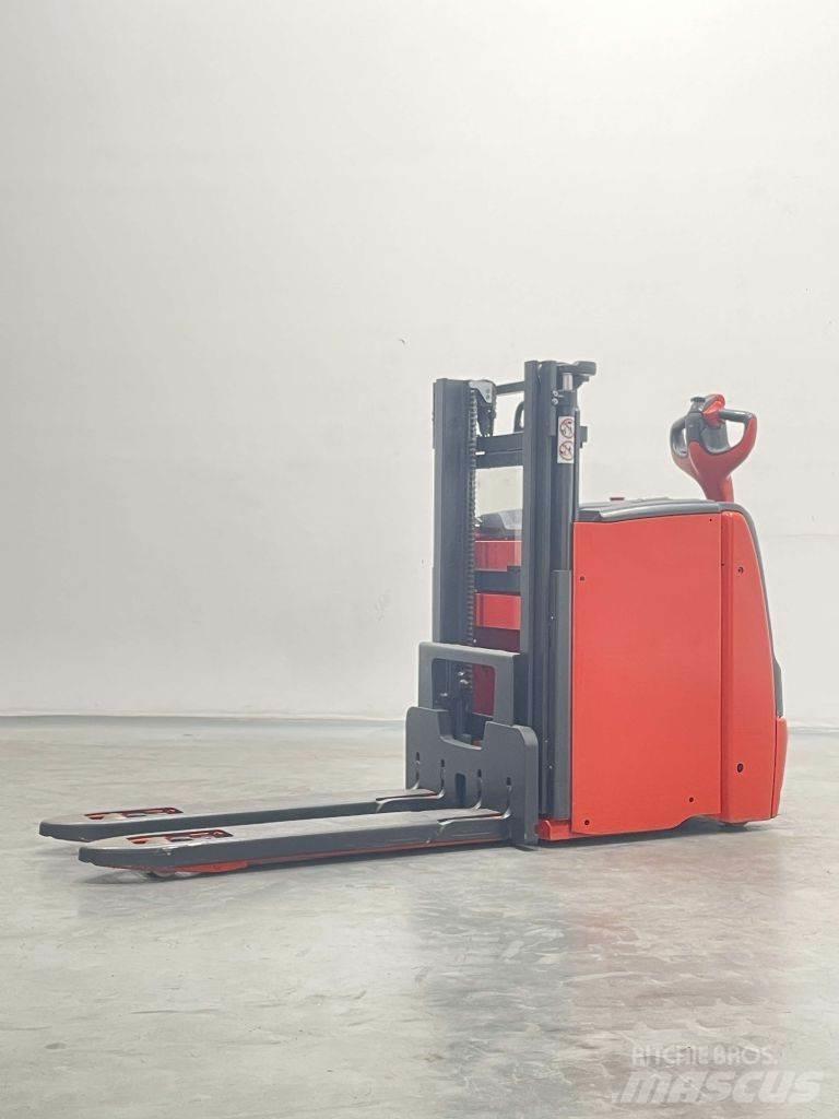 Linde D10 ACC-1163 Gerbeur accompagnant