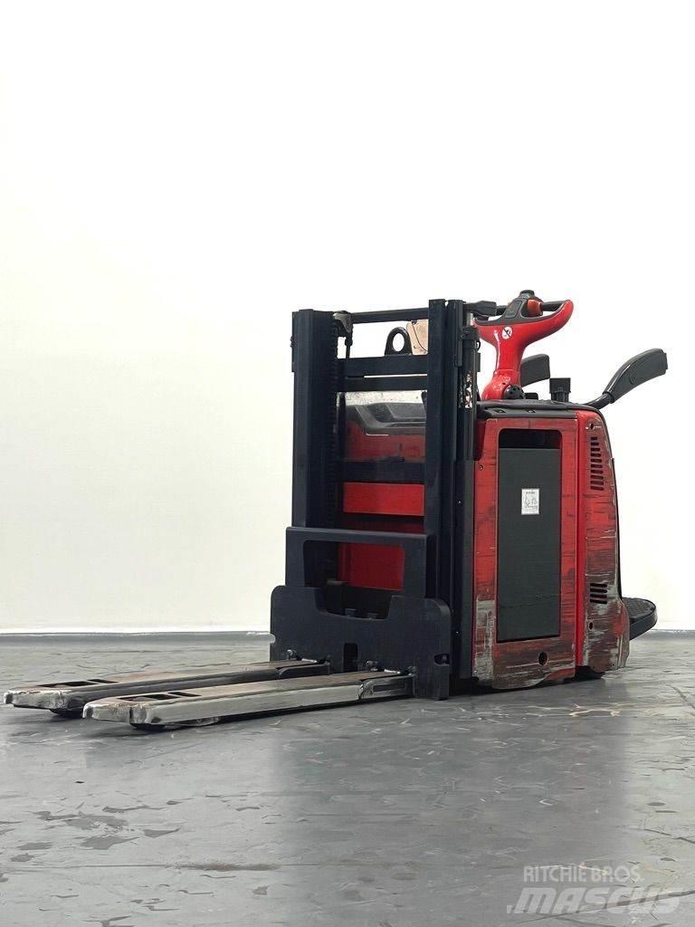 Linde D12AP-133 Gerbeur accompagnant