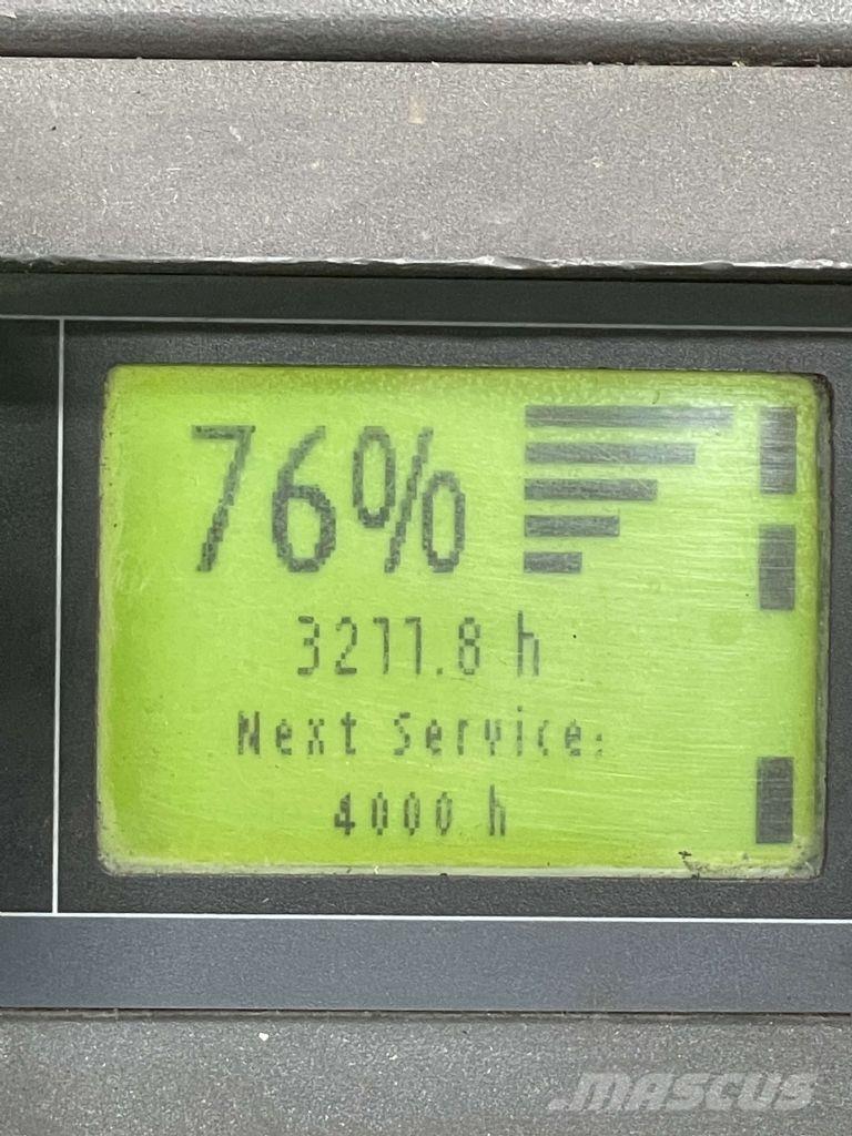 Linde D12HPAP-133 Gerbeur accompagnant