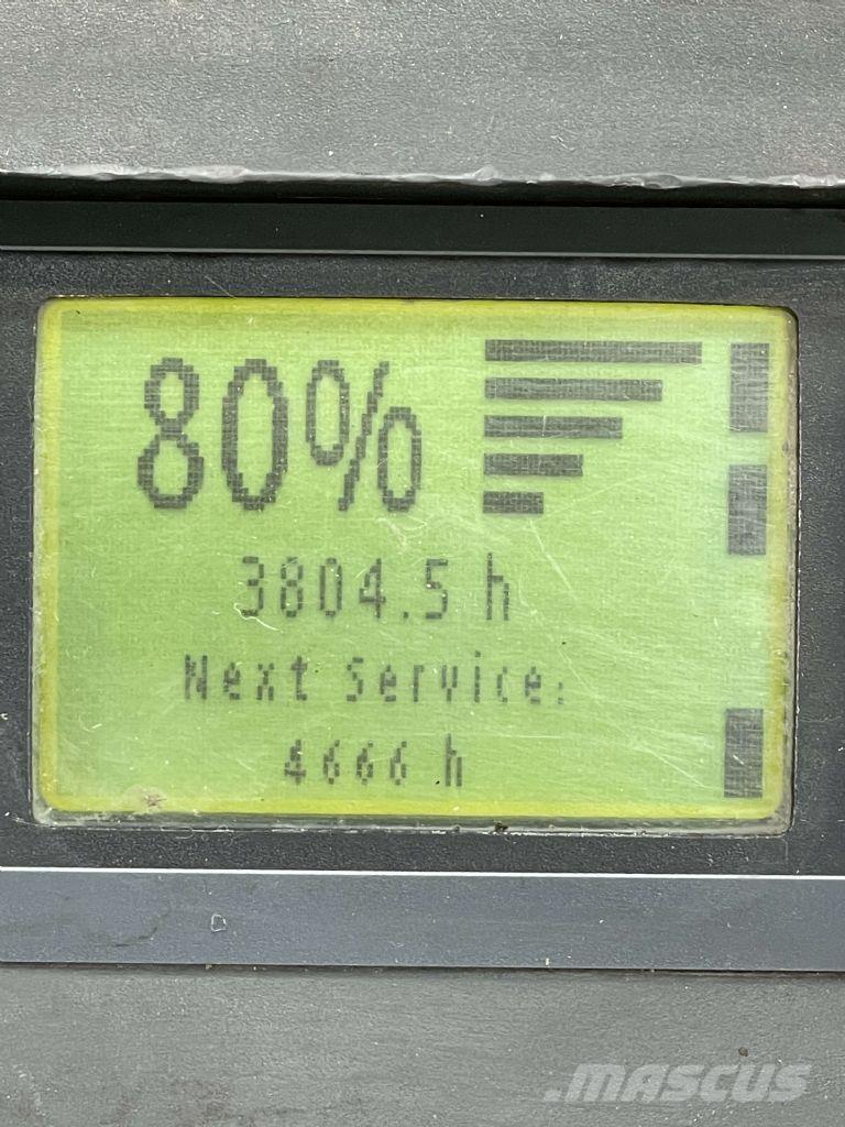 Linde D12HPAP-133 Gerbeur accompagnant