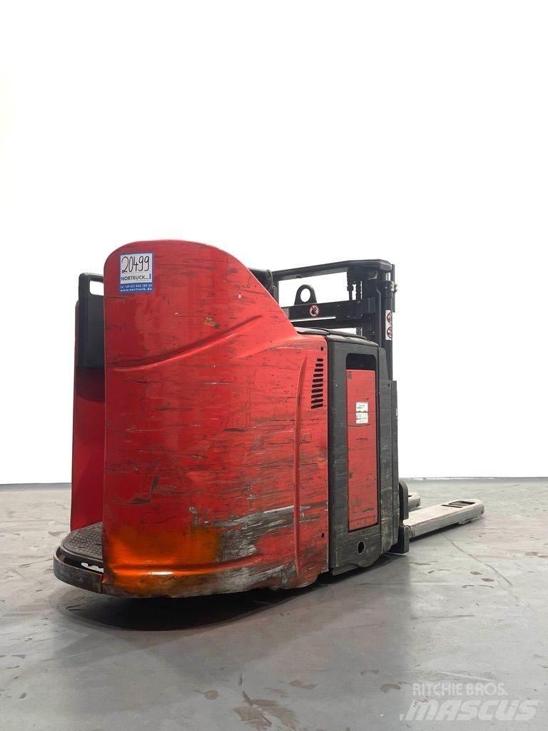 Linde D12HPSP-133 Gerbeur accompagnant
