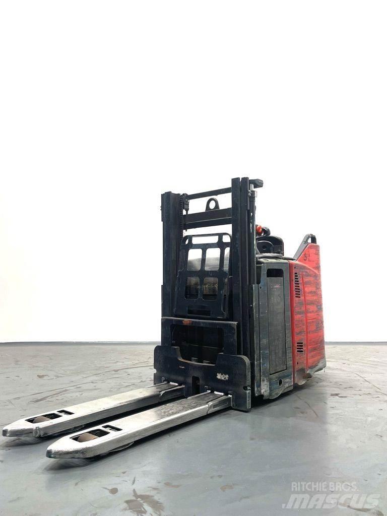 Linde D12HPSP-133 Gerbeur accompagnant