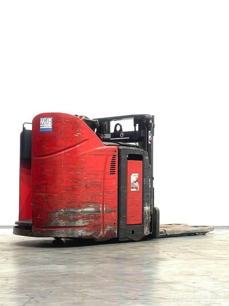 Linde D12HPSP-133 Gerbeur accompagnant