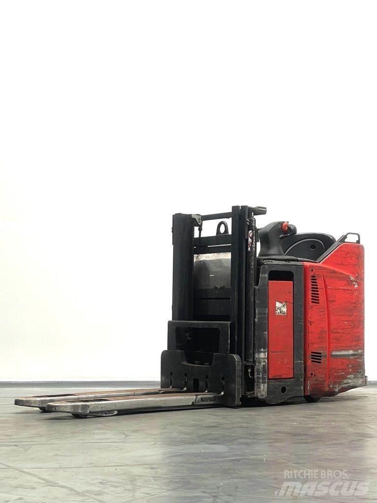 Linde D12HPSP-133 Gerbeur accompagnant