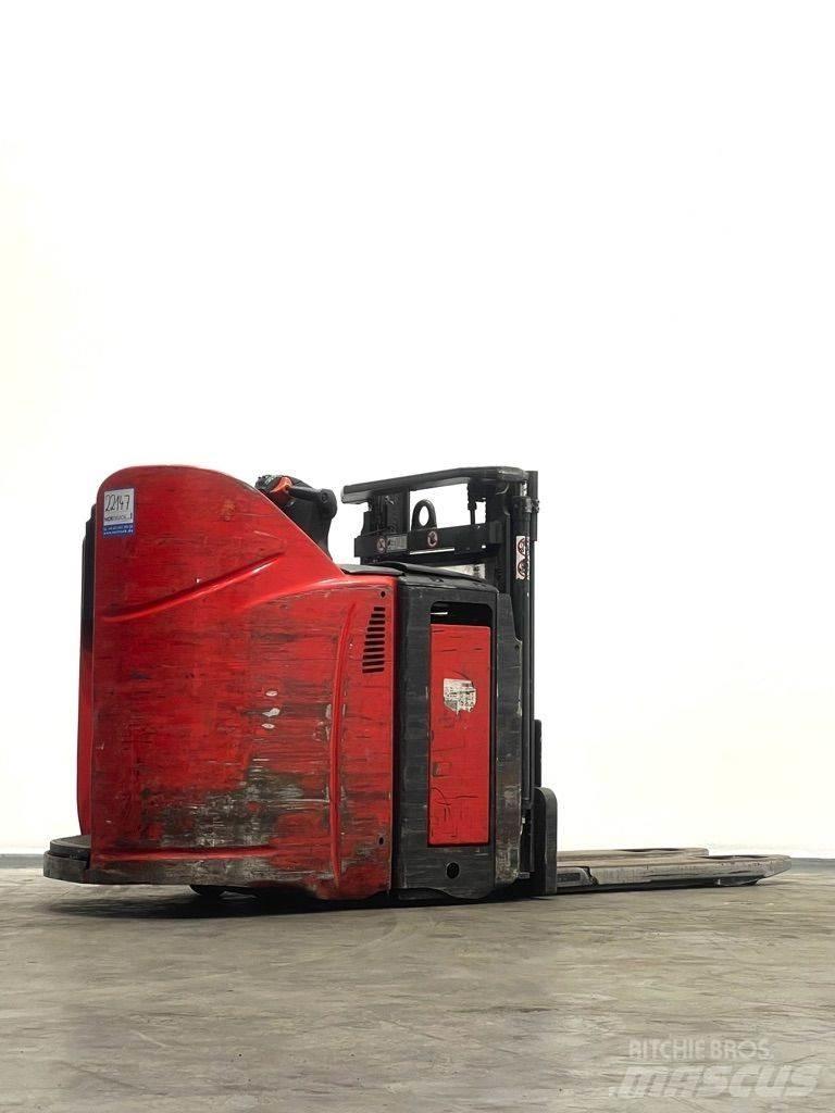 Linde D12HPSP-133 Gerbeur accompagnant