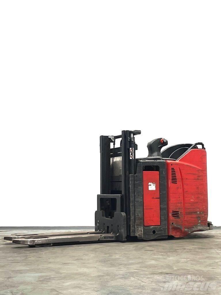 Linde D12HPSP-133 Gerbeur accompagnant