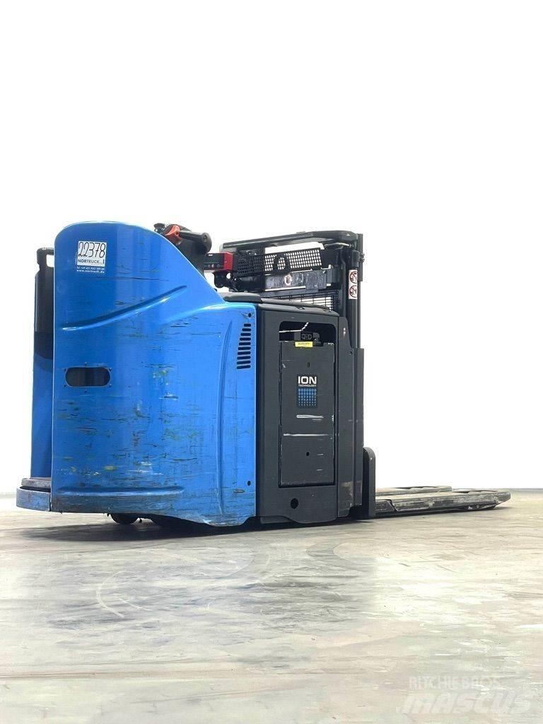 Linde D12HPSP-133 Gerbeur accompagnant